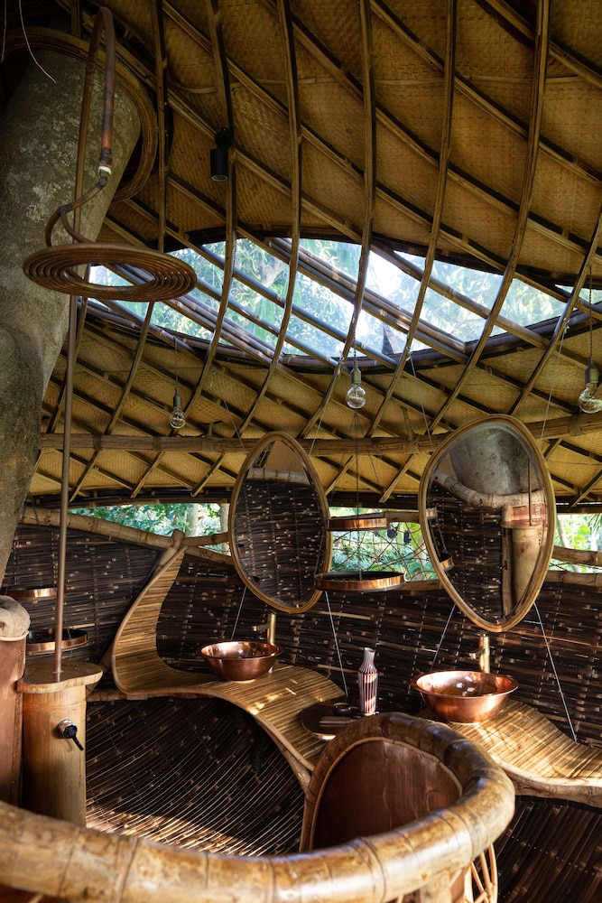 Tree House - One Bedroom Valley View thumbnail 5
