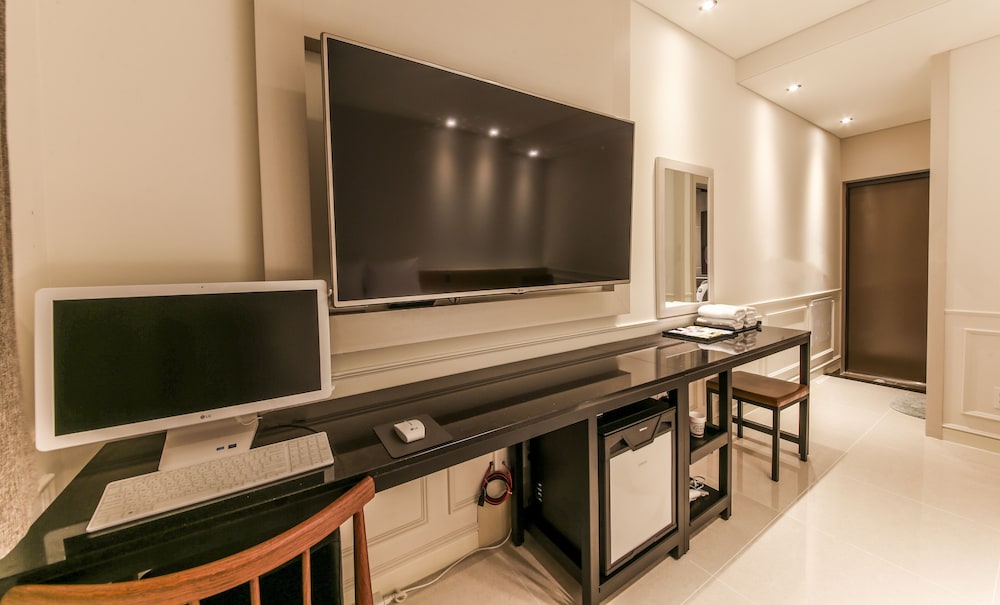Standard Double Room, 1 Queen Bed, City View - Photo 4