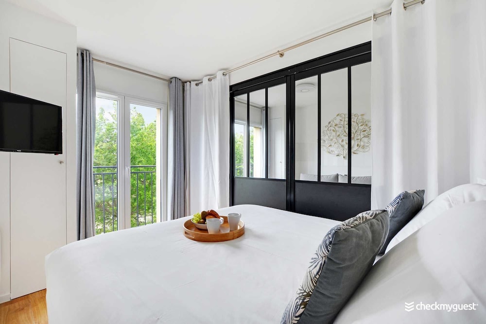 City Apartment, City View