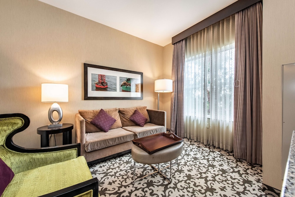 Room, 1 King Bed, Accessible (Mobility) - Photo 8