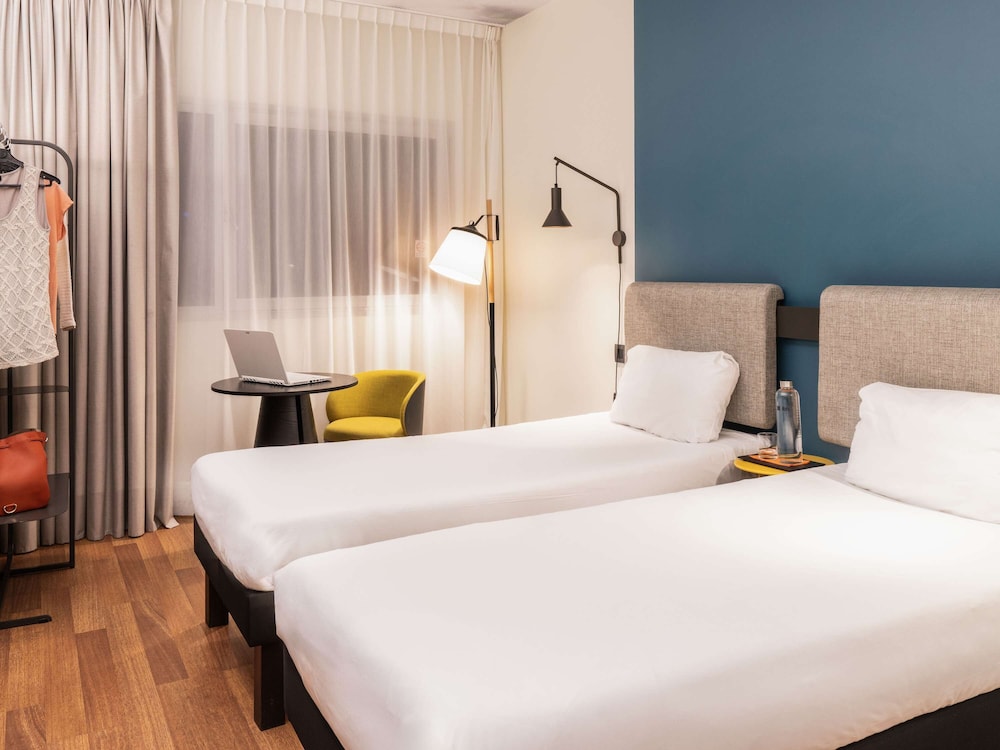 Room, Multiple Beds - Photo 7