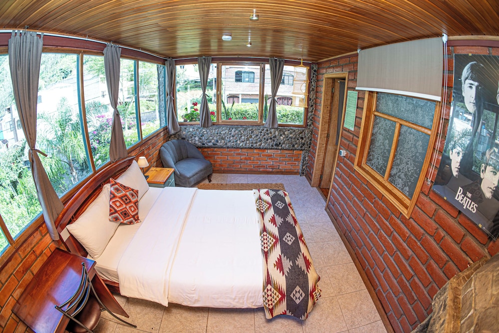 Comfort Double Room, 1 Double Bed, Shared Bathroom, City View photo 3
