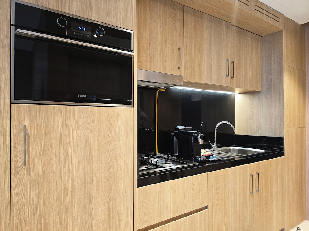 Mirdif Suite with Kitchen