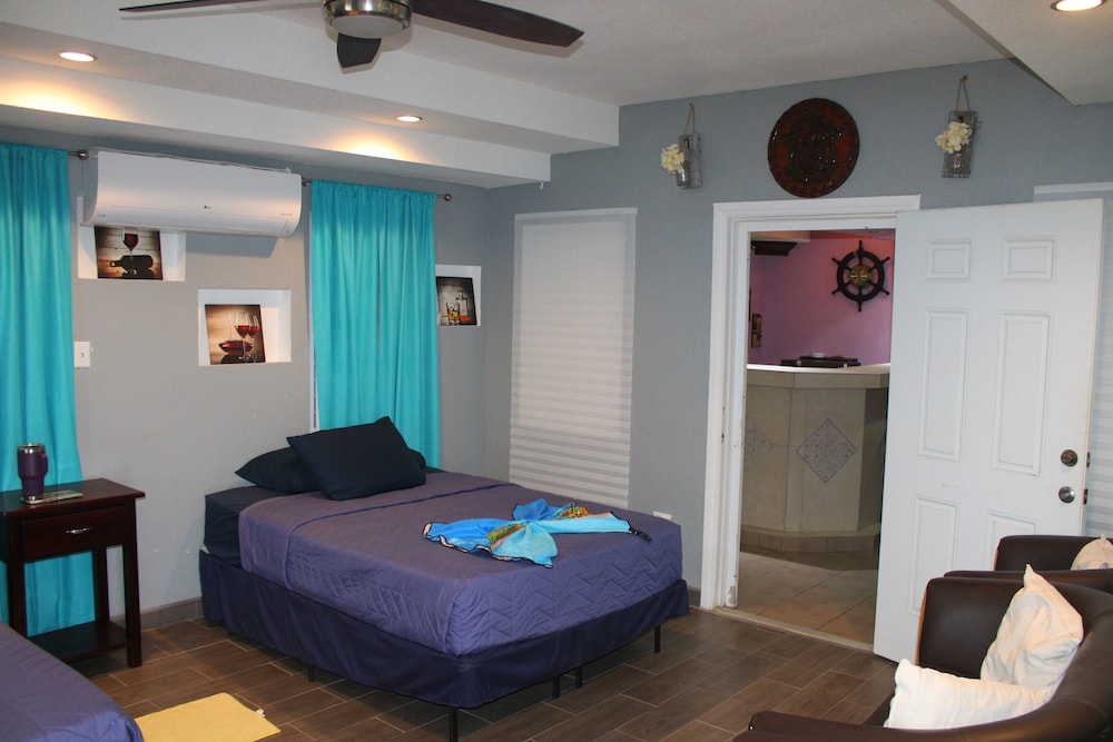 Family Suite, Balcony, Lagoon View photo 2