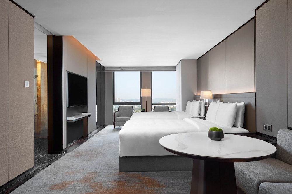 Executive Room, 2 Double Beds - Photo 4