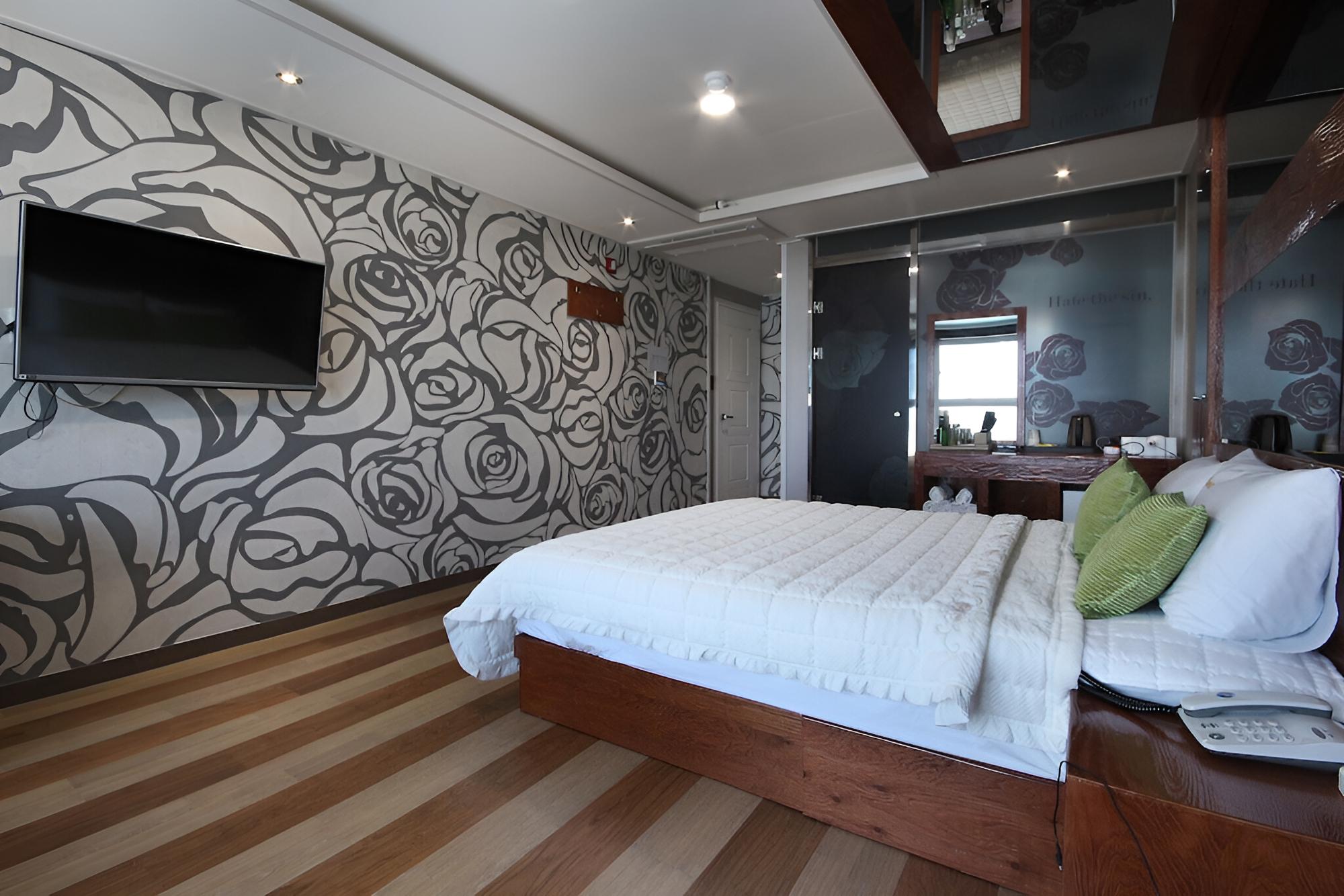 Room (Semi-Special Room) - Photo 12
