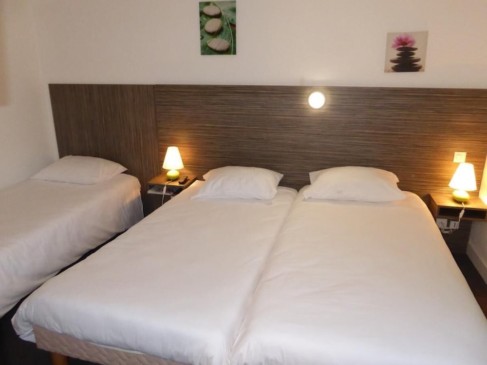 Standard Triple Room with 3 Small Beds, No Elevator - 2nd Floor