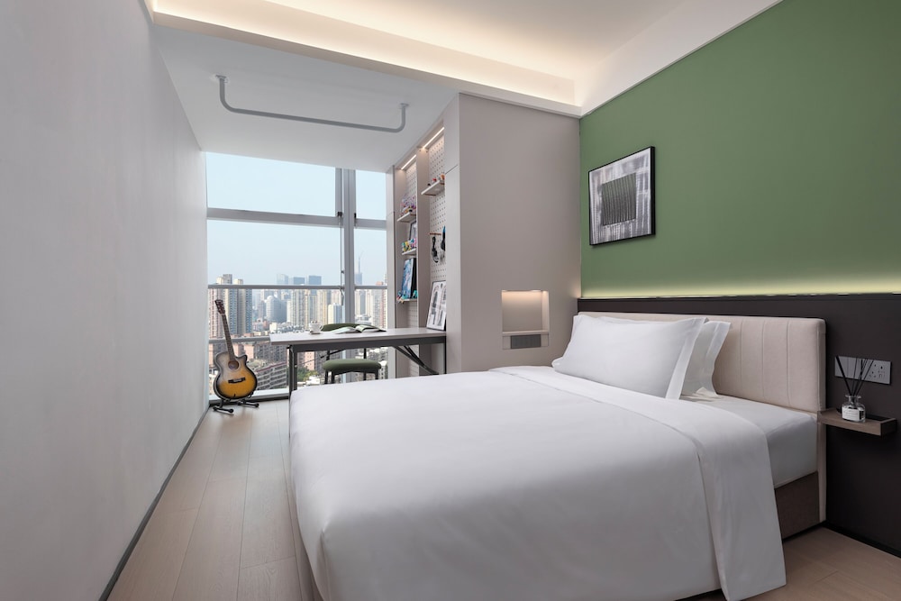 Single Room, 1 Queen Bed, Non Smoking, City View photo 1