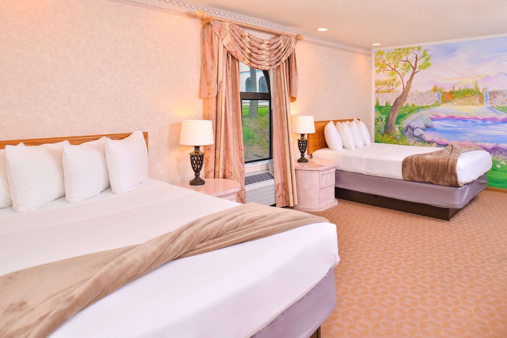 Suite, Multiple Beds, Non Smoking photo 2