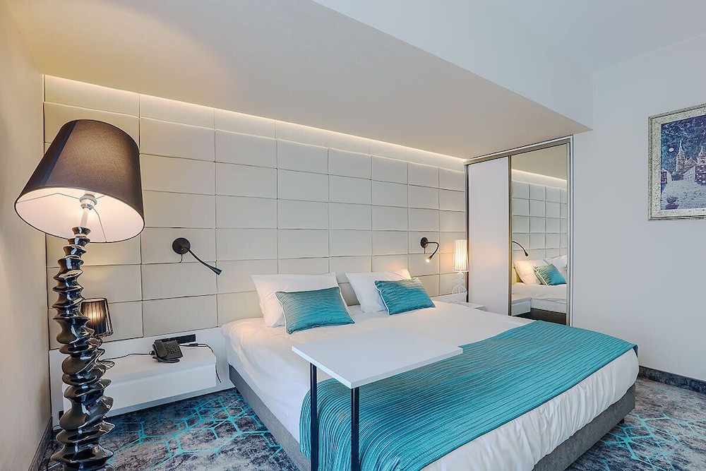 Superior Room, 1 King Bed with Sofa bed photo 2