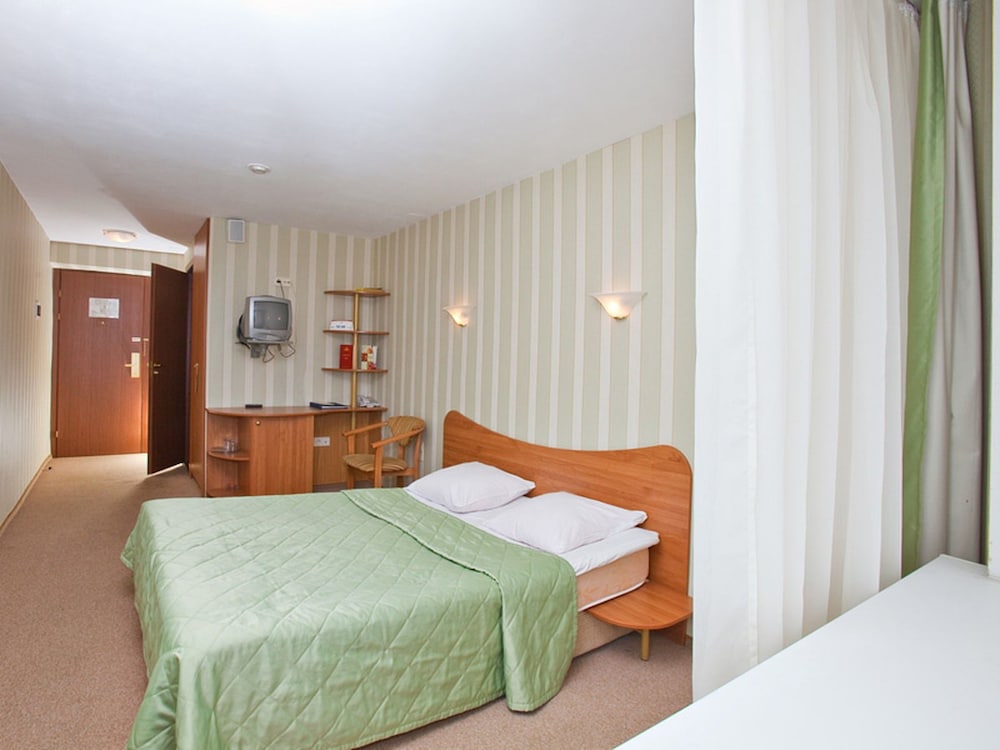 Standard Double or Twin Room photo 1