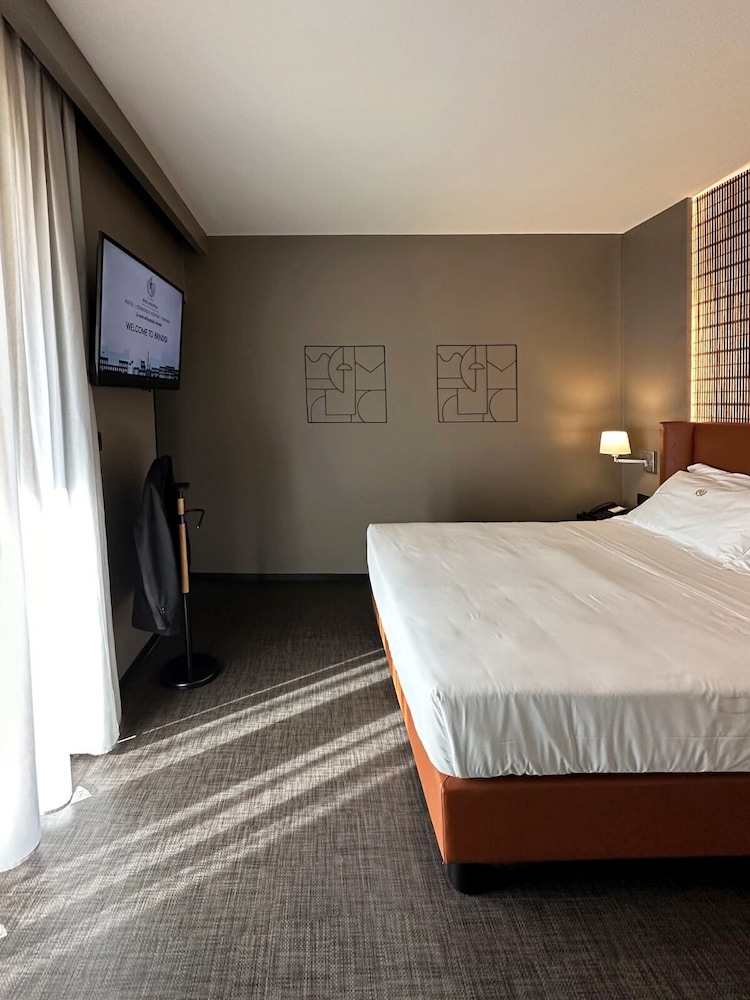 Exclusive Suite - Photo 2