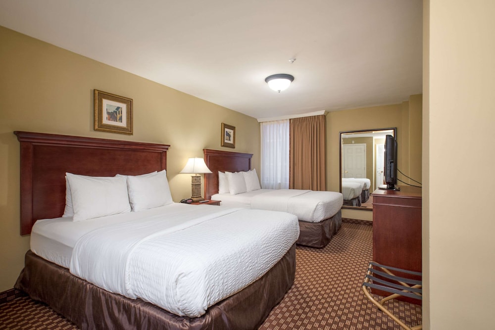 Efficiency, Room, 2 Queen Beds, Non Smoking photo 1