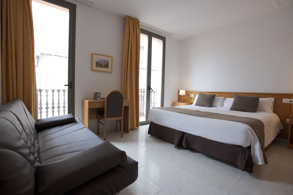 Superior Triple Room photo 3