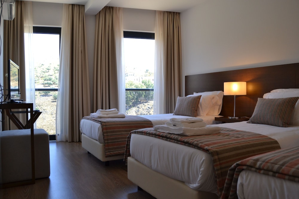 Comfort Triple Room, River View photo 2