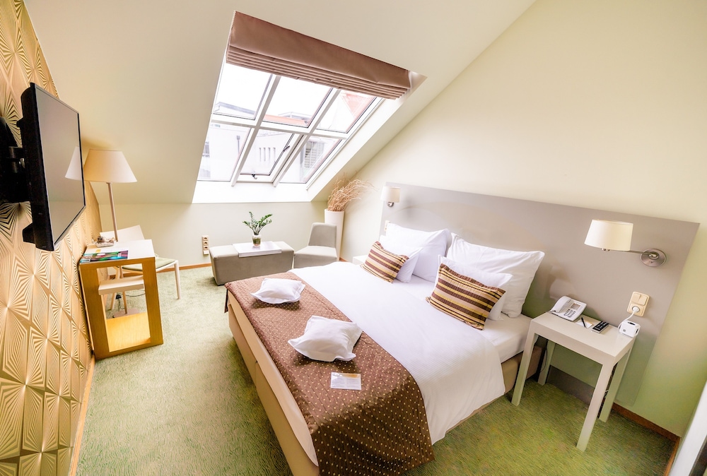 Deluxe Double or Twin Room - Photo 1