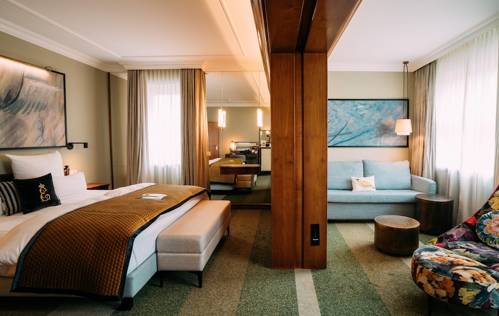 Junior Suite, 1 Bedroom - Photo 2