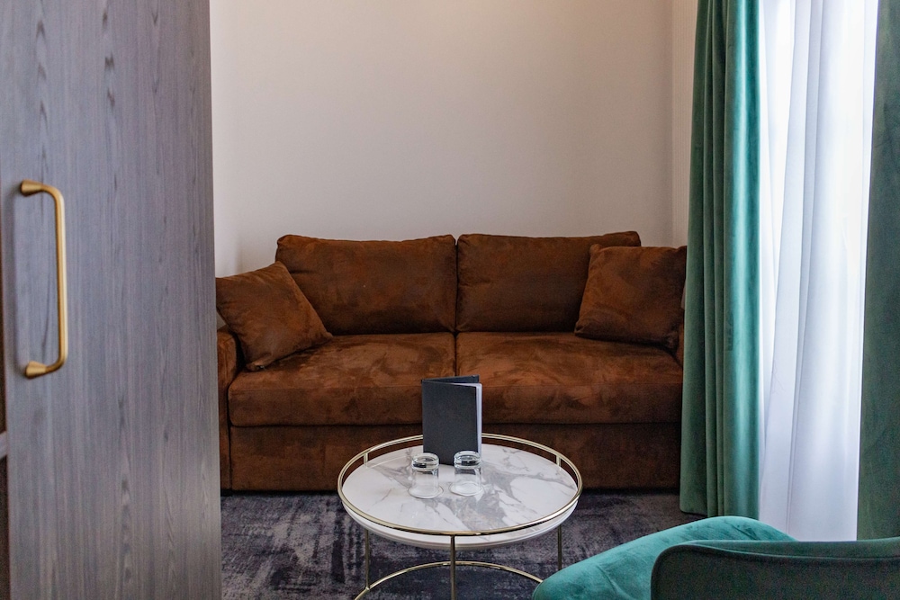 Superior Room, 1 King Bed, Non Smoking (Sofabed is a double bed) - Photo 4