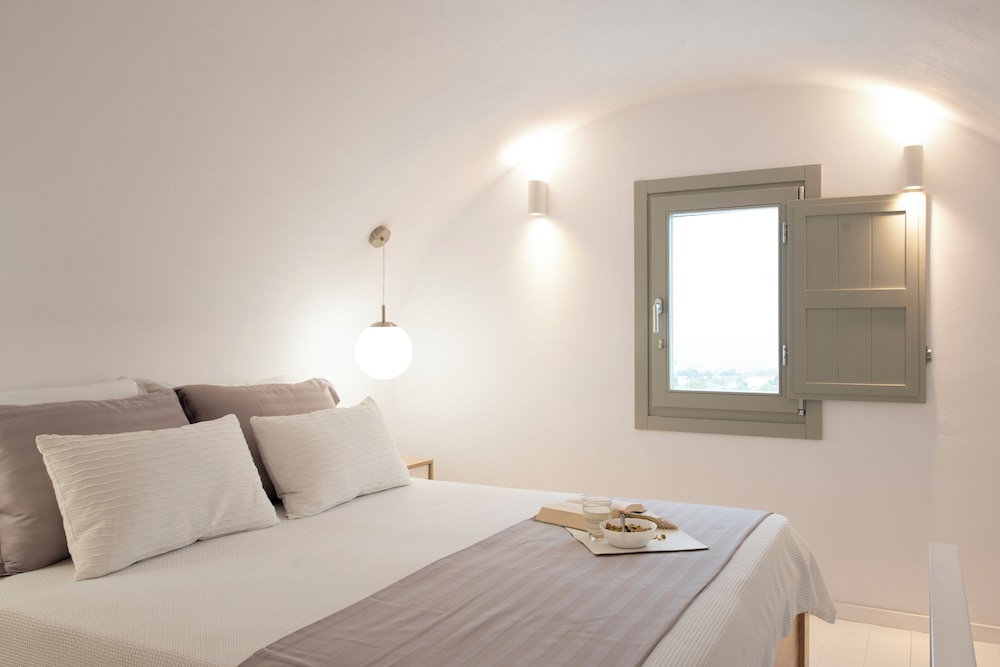 Deluxe Apartment | 1 | Shared Heated Plunge Pool