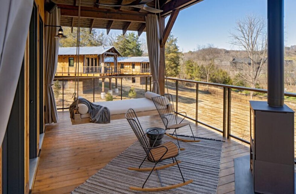 Deluxe Cottage, 1 King Bed (Arbor)