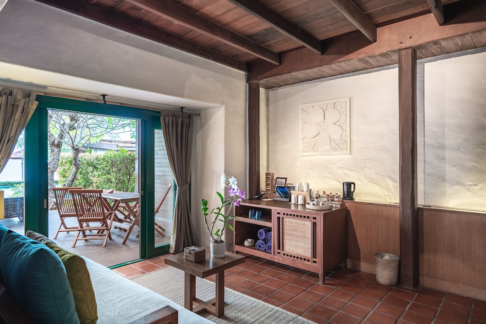 2BR Frangipani Beachfront Pool Access Suite - Photo 6
