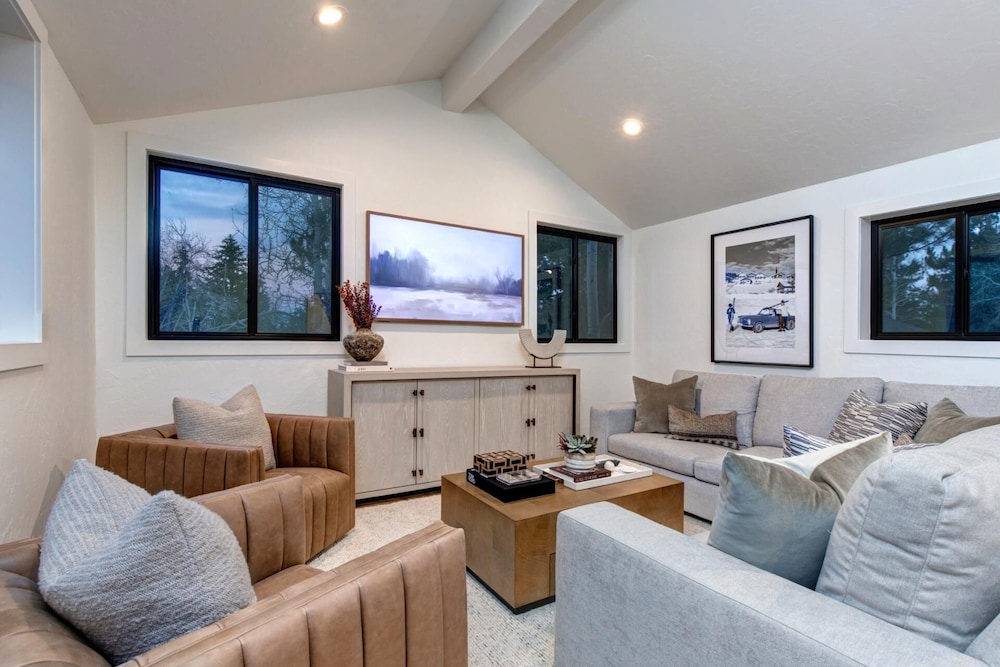 Townhome (4 Bedrooms)