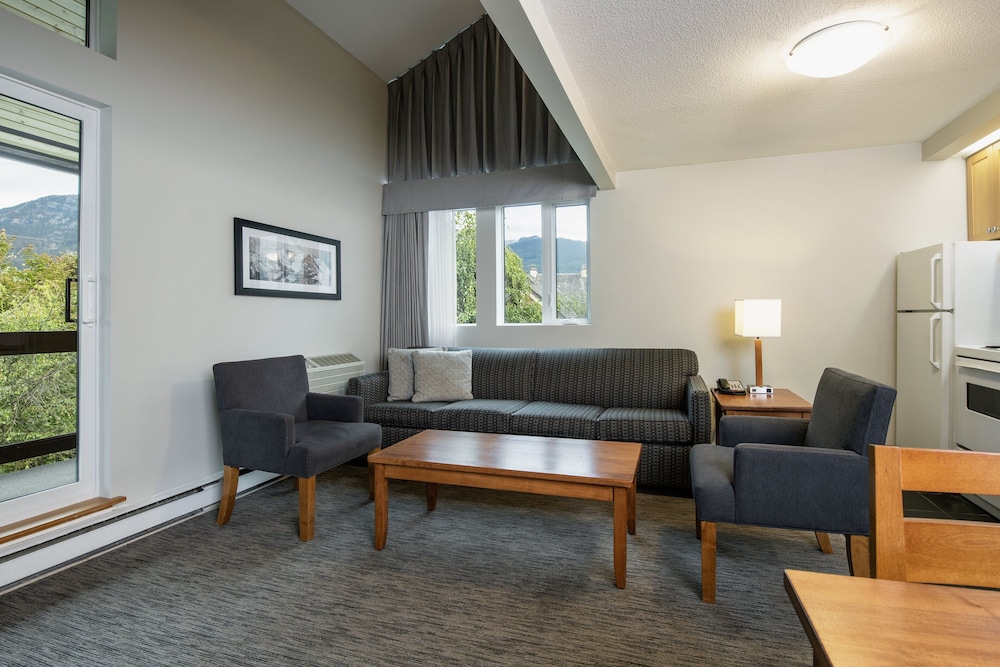 Superior Loft One Queen - Photo 1