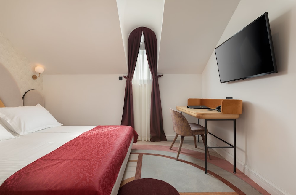 Basic Double Room