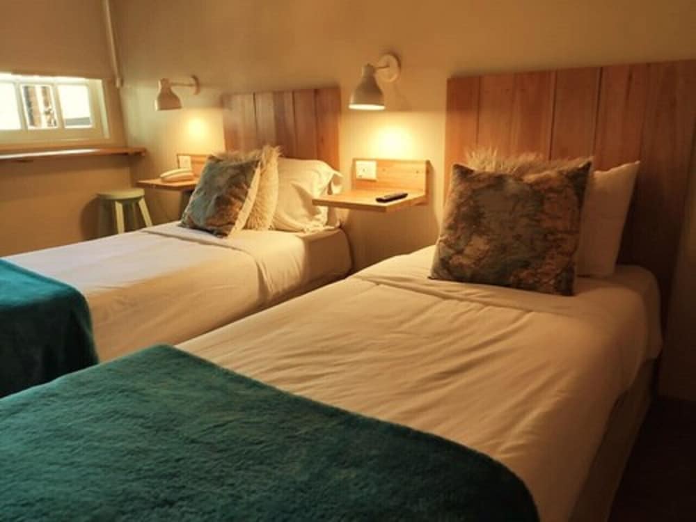 Standard Twin Room - Photo 8