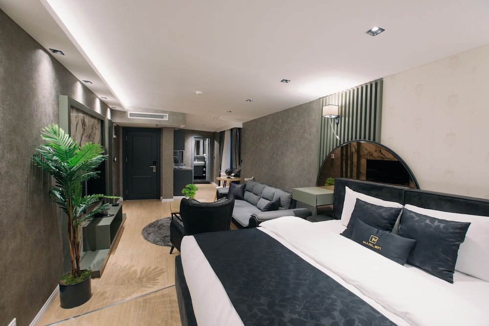 Exclusive Studio Suite