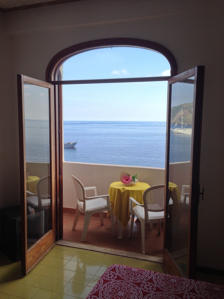 Superior Double Room - Photo 8