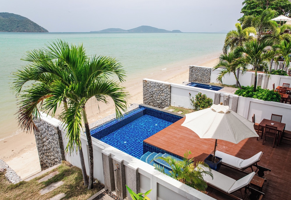 Two Bedroom Pool Villa Beach Front - Photo 4
