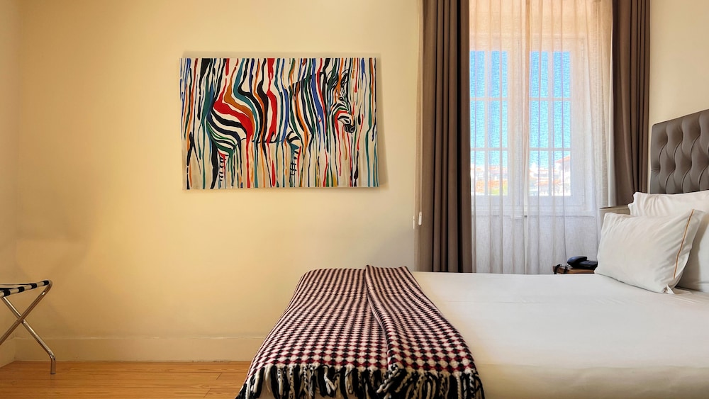 Superior Double or Twin Room thumbnail 6