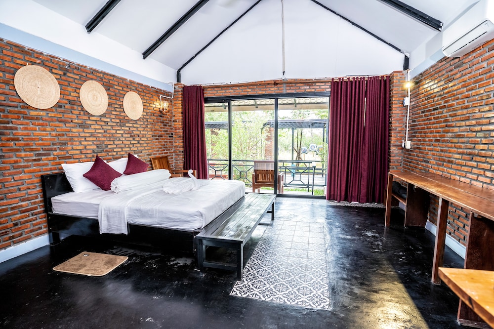 Deluxe Bungalow photo 1