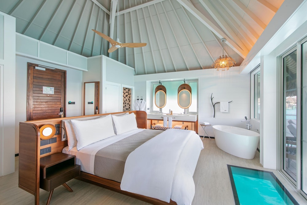Bungalow, 1 King Bed, Lagoon View (Overwater)