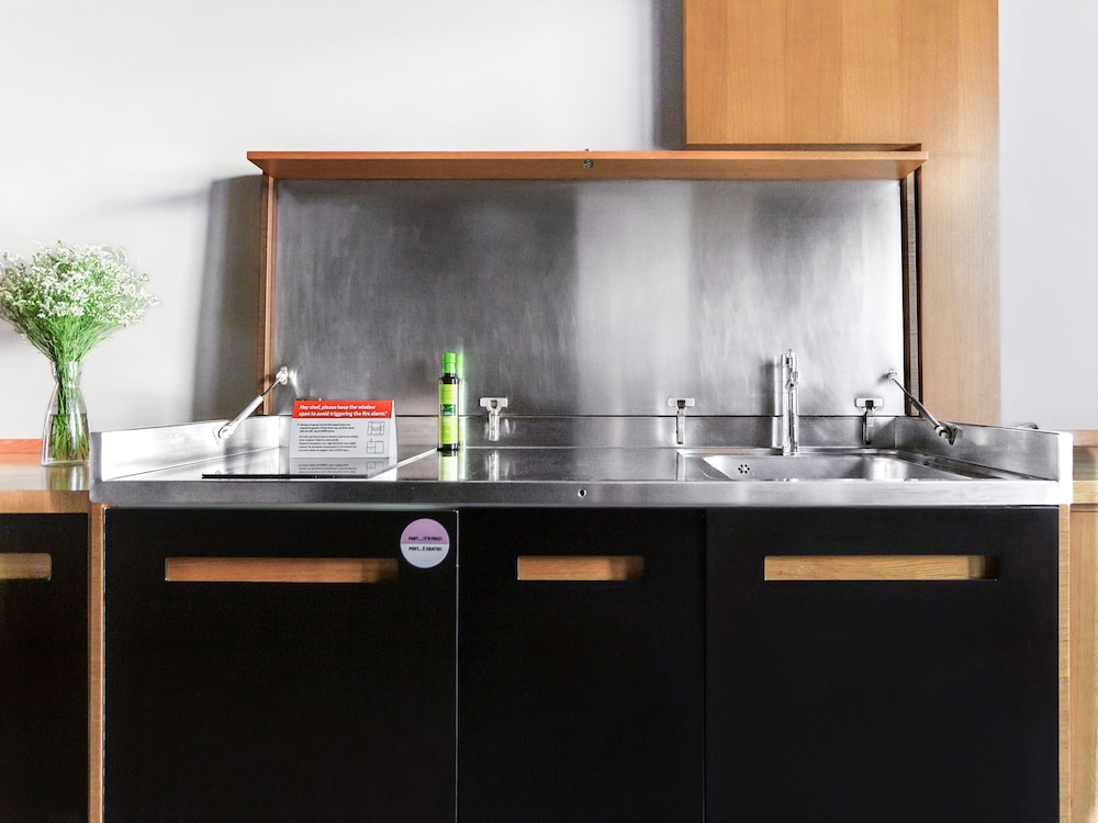 Large Studio, Kitchenette, Balcon photo 3