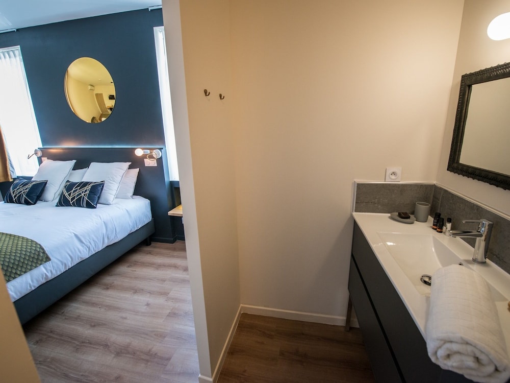 Deluxe Double Room, City View - Photo 4