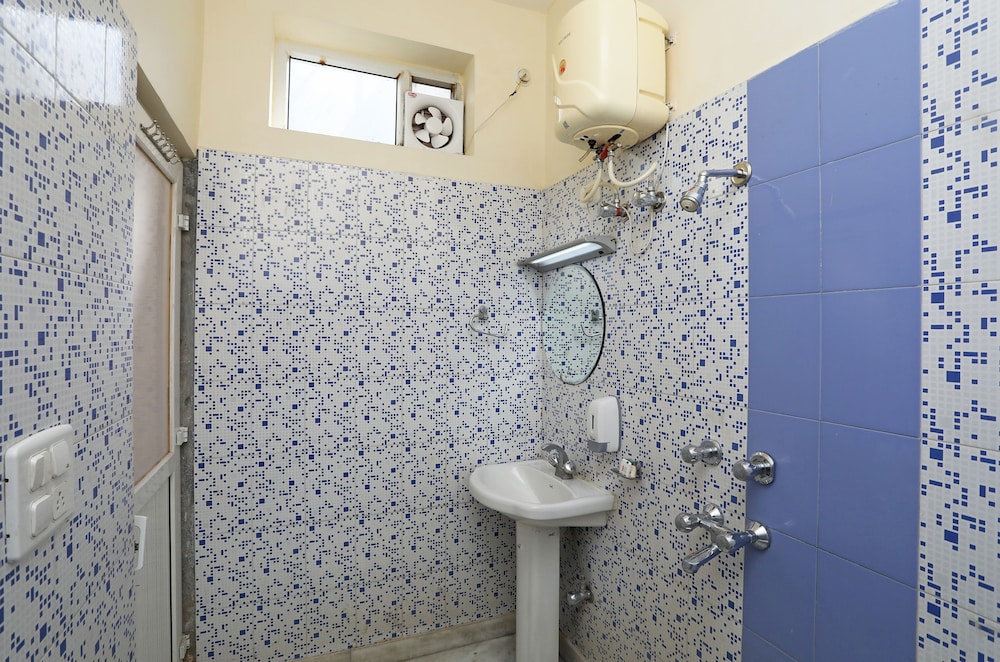 Deluxe Double Or Twin Room, 1 King Bed photo 2