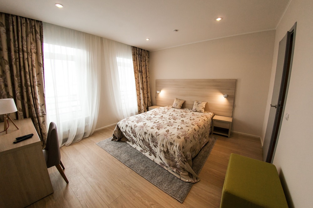 Family Apartment, 2 Bedrooms, Bathtub