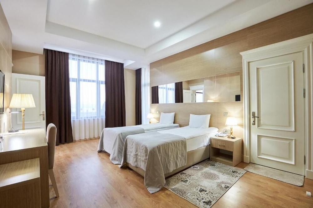 Standard Twin Room - Photo 9