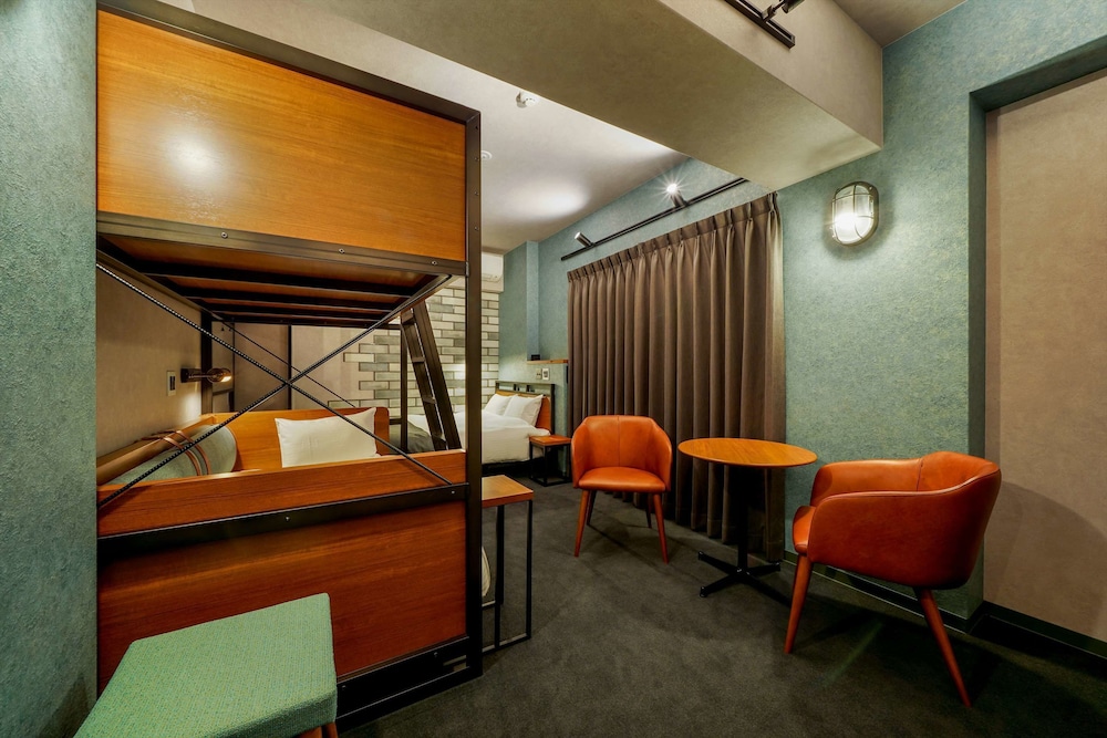 Bunk Bed with 1 Double Bed- Greystone(Please see policies and room information before you book) - Photo 11