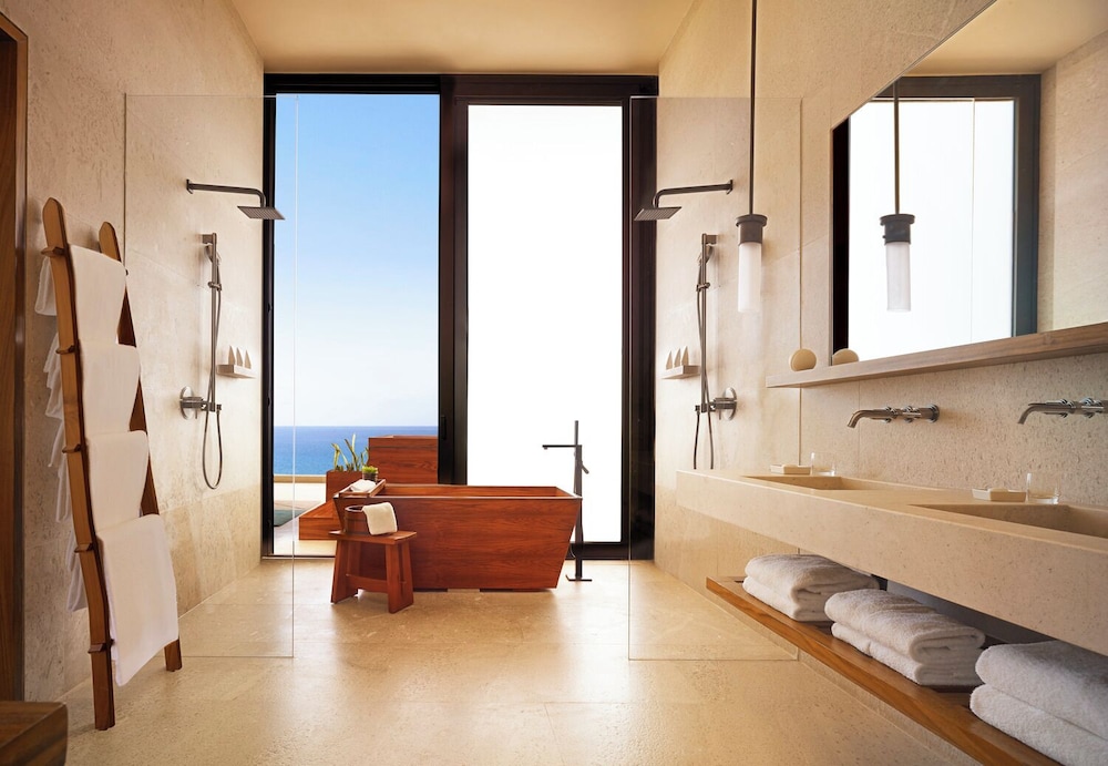 Suite, Oceanfront (nobu)