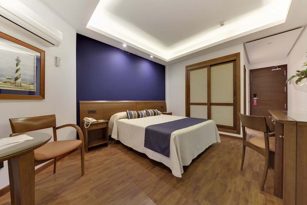 Double or Twin Room - Photo 7