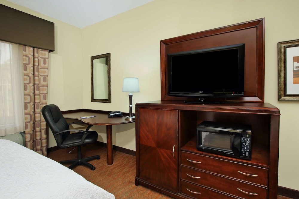 One King Bed, Non-Smoking, Accessible - Photo 1