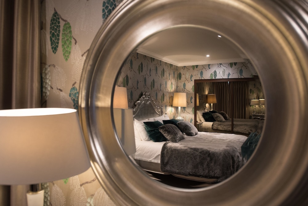 Suite, 1 King Bed, Non Smoking, Hot Tub (Walk-in Shower;with Sofabed) - Photo 2