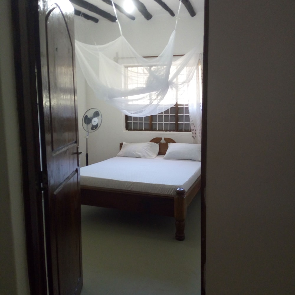 Economy Double Room, Shared Bathroom