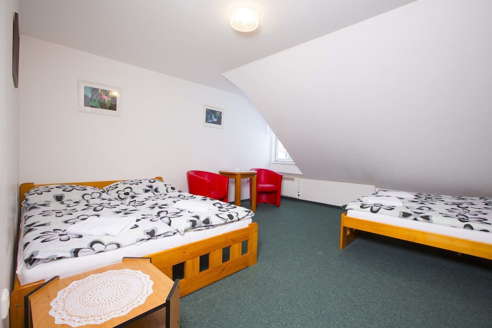 Quadruple Room, Ensuite photo 3