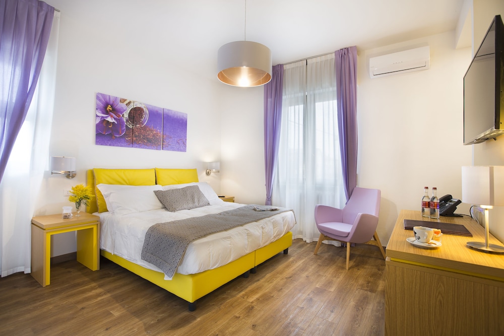 Superior Double or Twin Room - Photo 9