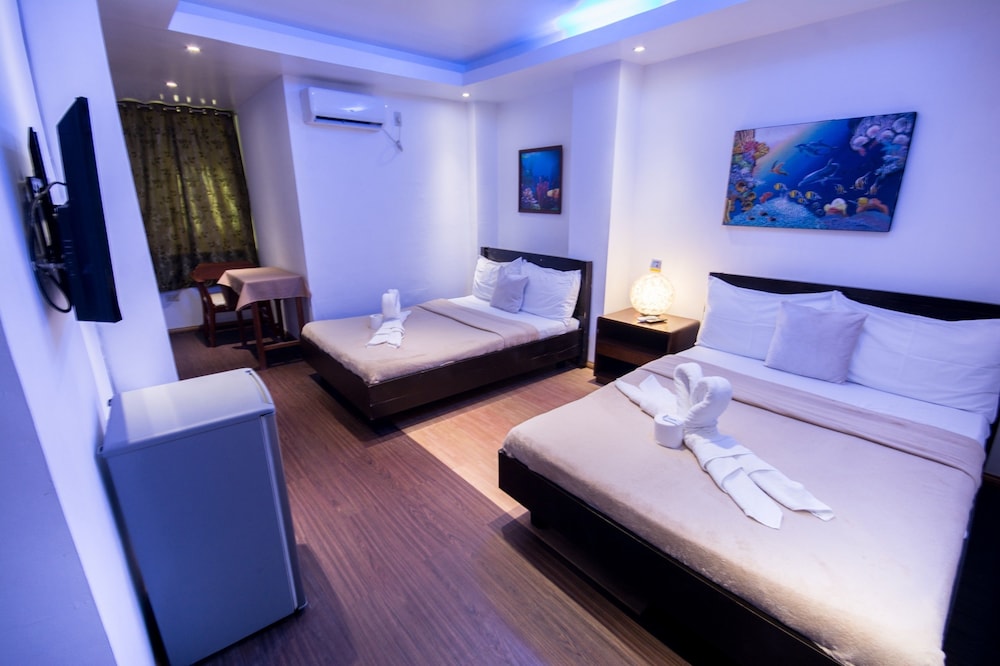 Deluxe Room (Interior Quad)