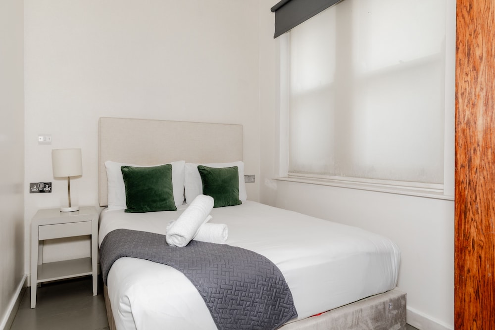 Deluxe Apartment, Private Bathroom, City View photo 2